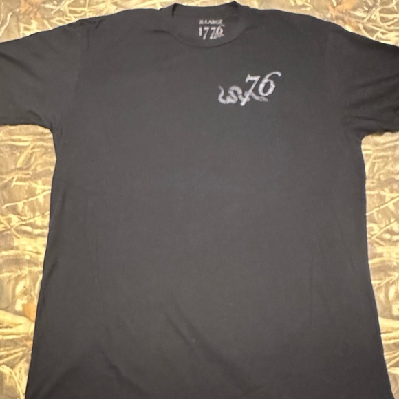 Awesome 2016 OUT OF STOCK Limited Edition 1776 Patriotic T-Shirt NEVER WORN - Picture 4 of 5